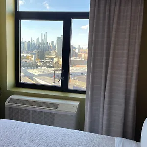 Express Long Island E - By Ihg Hotel